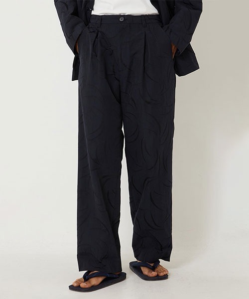 BLUE BLUE JAPAN（ブルーブルージャパン）の「タテメブキ トラウザーズ（その他パンツ・メンズ・ダークネイビー・M/XL/S/L）」の2枚目の写真