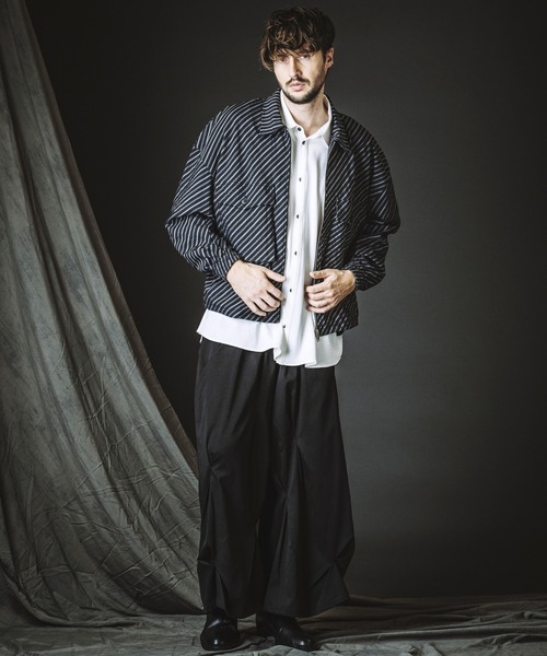 NO ID.（ノーアイディ）の「【NO ID.】Tuck Drape Big Shirt / タック ドレープ ビッグ シャツ（シャツ/ブラウス・メンズ・ブラック/グレー/ホワイト・ONE SIZE）」の11枚目の写真