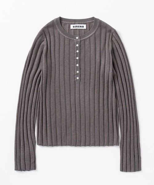 SERENO(セレーノ)の「ヘンリーネックトップス(Tシャツ/カットソー・レディース・ライトグレー/ベージュ・ONESIZE)」の2枚目の写真