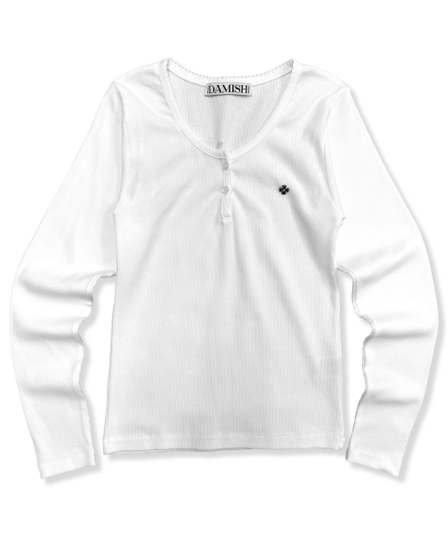 DAMISH(ダミシュ)の「メタルクロスシンボルヘンリーネック_ホワイト(Tシャツ/カットソー・レディース・ホワイト・FREE)」の3枚目の写真