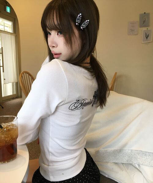 DAMISH(ダミシュ)の「メタルクロスシンボルヘンリーネック_ホワイト(Tシャツ/カットソー・レディース・ホワイト・FREE)」の7枚目の写真