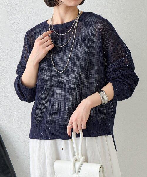 Jena espace merveilleux（ジェナ　エスパスメルヴェイユ）の「【抜け感ニット】メッシュスパンコールニット（ニット/セーター・レディース・ネイビー/アイボリー/ライトグレー・FREE）」の3枚目の写真