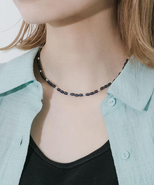 SMELLY（スメリー）の「クリアカラーオーバルビーズネックレス（ネックレス・レディース・ブルー系その他・-）」の4枚目の写真