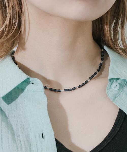 SMELLY（スメリー）の「クリアカラーオーバルビーズネックレス（ネックレス・レディース・ブルー系その他・-）」の5枚目の写真