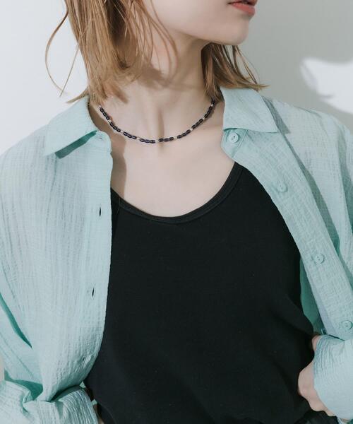 SMELLY（スメリー）の「クリアカラーオーバルビーズネックレス（ネックレス・レディース・ブルー系その他・-）」の6枚目の写真