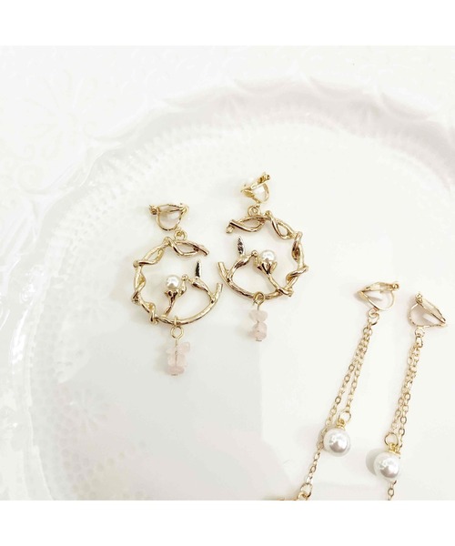 tone(トーン)の「【88eighty-eight】ピンク桜&アンティーク小鳥イヤリング2点セット【import】(MA)(イヤリング・レディース・ゴールド・FREE)」の3枚目の写真