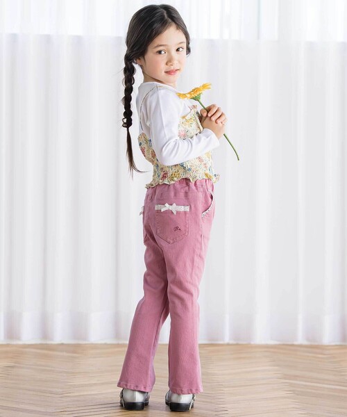 BeBe（ベベ）の「ジョグデニムフレアロングパンツ（デニムパンツ・キッズ・ピンク/ブルー・140cm/130cm/150cm/120cm/110cm）」の8枚目の写真