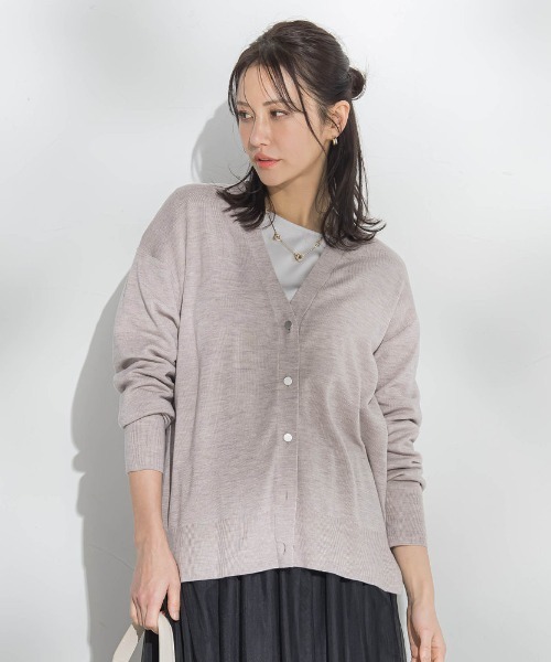 LAUTREAMONT（ロートレアモン）の「Brisbane Vネックカーディガン≪洗える≫（カーディガン/ボレロ・レディース・ブラック/グリーン系その他/ベージュ/オフホワイト・9号）」の3枚目の写真