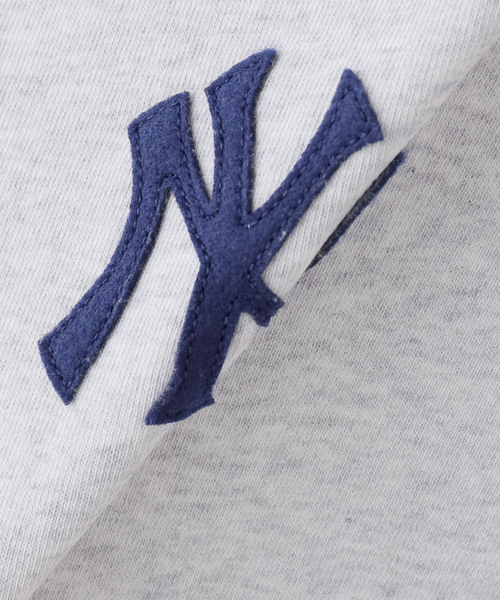 journal standard L'essage（ジャーナルスタンダードレサージュ）の「【SPORTY&RICH】Heritage Yankees Serif Crewneck：スウェット（スウェット・レディース・チャコールグレー・SMALL）」の10枚目の写真
