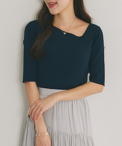 La boutique BonBon（ラブティックボンボン）の「【接触冷感・UVカット】クールタッチUVアシメネック5分袖ニット（ニット/セーター・レディース・ホワイト/ピンク/イエロー/ブラック/ネイビー・FREE）」の6枚目の写真