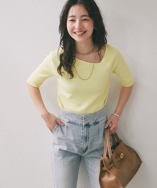 La boutique BonBon（ラブティックボンボン）の「【今すぐお届け！・全骨格おすすめ】クールタッチUVアシメネック5分袖ニット（ニット/セーター・レディース・ホワイト/ピンク/イエロー/ブラック/ネイビー・FREE）」の6枚目の写真