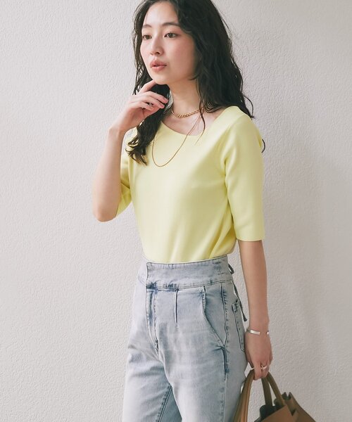 La boutique BonBon（ラブティックボンボン）の「【今すぐお届け！・全骨格おすすめ】クールタッチUVアシメネック5分袖ニット（ニット/セーター・レディース・ホワイト/ピンク/イエロー/ブラック/ネイビー・FREE）」の7枚目の写真