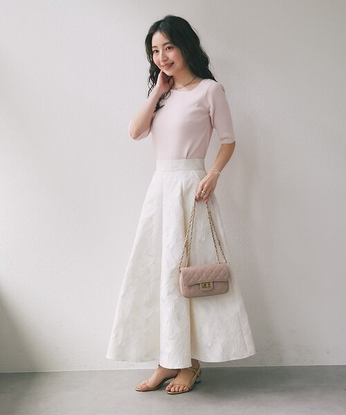 La boutique BonBon（ラブティックボンボン）の「【今すぐお届け！・全骨格おすすめ】クールタッチUVアシメネック5分袖ニット（ニット/セーター・レディース・ホワイト/ピンク/イエロー/ブラック/ネイビー・FREE）」の18枚目の写真