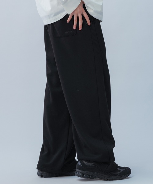 +phenix(プラスフェニックス)の「+phenix(プラスフェニックス) TECH SWEAT WIDE PANTS / テック スウェット ワイドパンツ(スウェットパンツ・メンズ・ブラック/ホワイト/チャコール・M/XL/L)」の16枚目の写真