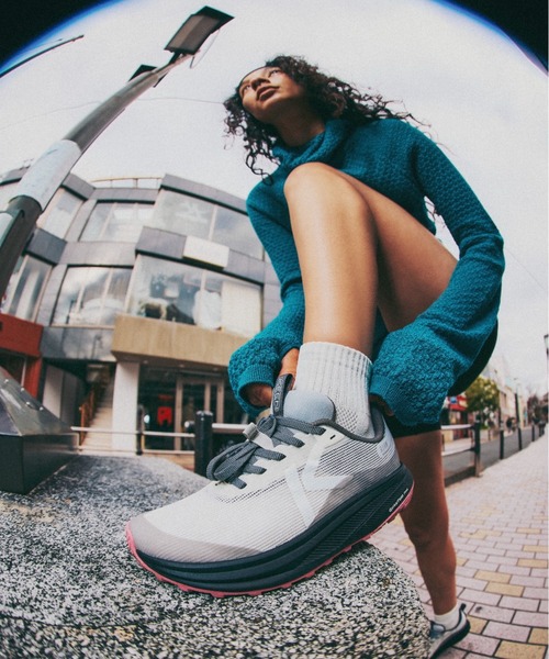 KEEN(キーン)の「ROAM / ローム / レディース シューズ(スニーカー・レディース・グレー・23cm/23.5cm/24cm/24.5cm/25cm)」の2枚目の写真