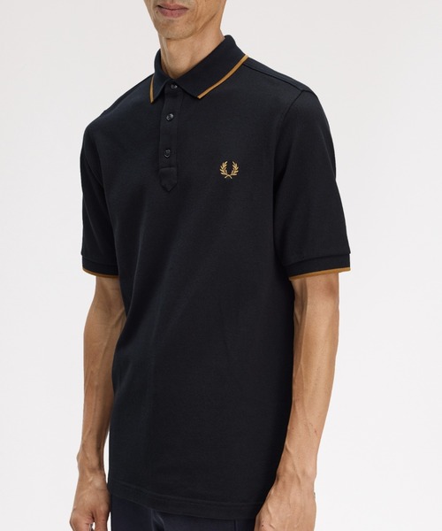 FRED PERRY(フレッドペリー)の「Collar Stand Polo Shirt /スタンドカラーポロシャツ(ポロシャツ・メンズ・ブラック・L/M/S)」の1枚目の写真
