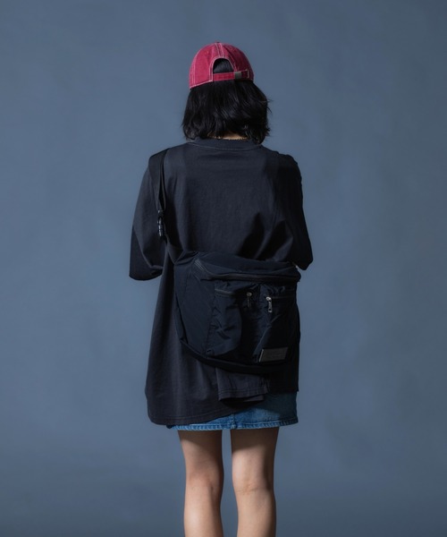 X-girl(エックスガール)の「DISTRESSED BIG TEE DRESS(ワンピース・レディース・ブラック/ブラウン・S/M)」の4枚目の写真