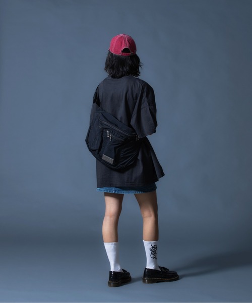 X-girl(エックスガール)の「DISTRESSED BIG TEE DRESS(ワンピース・レディース・ブラック/ブラウン・S/M)」の13枚目の写真