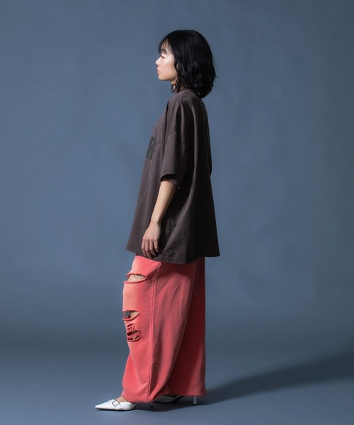 X-girl(エックスガール)の「DISTRESSED BIG TEE DRESS(ワンピース・レディース・ブラック/ブラウン・S/M)」の19枚目の写真