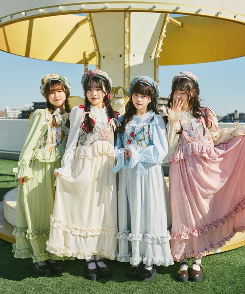 kutir（クティール）の「【クティールとレトロ】ゴブランドッキングフリルリボンジャンパースカート（ジャンパースカート・レディース・ブルー/アイボリー/グリーン/ピンク・SMALL/MEDIUM/LARGE）」の10枚目の写真