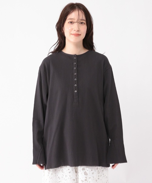 studio CLIP（スタディオクリップ）の「ヘンリーネックスリットブラウス（シャツ/ブラウス・レディース・オフホワイト/ライトブルー/スモーク・FREE）」の15枚目の写真