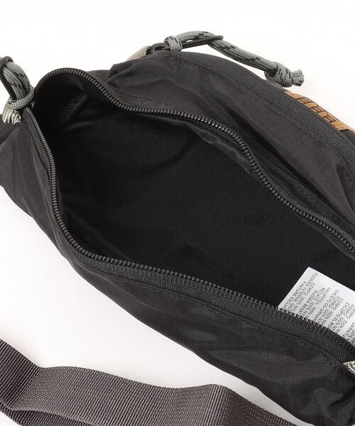 TOPO DESIGNS(トポデザインズ)の「FINE BOYS掲載モデル【TOPO DESIGNS】MOUNTAIN WAIST PACK(ボディバッグ/ウエストポーチ・レディース・オレンジ系/ブラック/ブラック系/ブルー系/イエロー系/パープル系・ONE SIZE)」の10枚目の写真