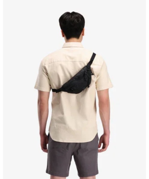 TOPO DESIGNS(トポデザインズ)の「FINE BOYS掲載モデル【TOPO DESIGNS】MOUNTAIN WAIST PACK(ボディバッグ/ウエストポーチ・レディース・オレンジ系/ブラック/ブラック系/ブルー系/イエロー系/パープル系・ONE SIZE)」の17枚目の写真