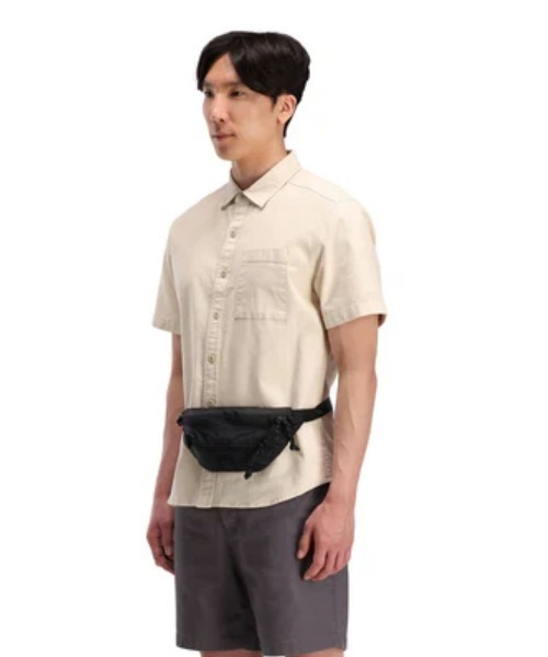 TOPO DESIGNS(トポデザインズ)の「FINE BOYS掲載モデル【TOPO DESIGNS】MOUNTAIN WAIST PACK(ボディバッグ/ウエストポーチ・レディース・オレンジ系/ブラック/ブラック系/ブルー系/イエロー系/パープル系・ONE SIZE)」の16枚目の写真