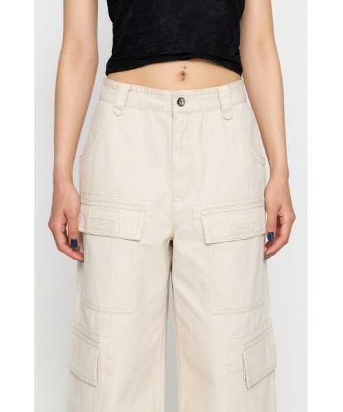 LAGUA GEM(ラグアジェム)の「LOOSEY ANKLE パンツ(カーゴパンツ・レディース・アイボリー/ブラック/カモフラージュ・X-SMALL/SMALL/MEDIUM)」の15枚目の写真