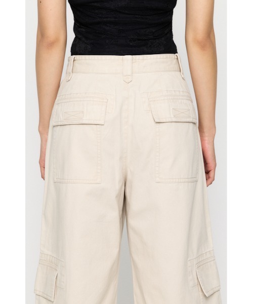 LAGUA GEM(ラグアジェム)の「LOOSEY ANKLE パンツ(カーゴパンツ・レディース・アイボリー/ブラック/カモフラージュ・X-SMALL/SMALL/MEDIUM)」の16枚目の写真
