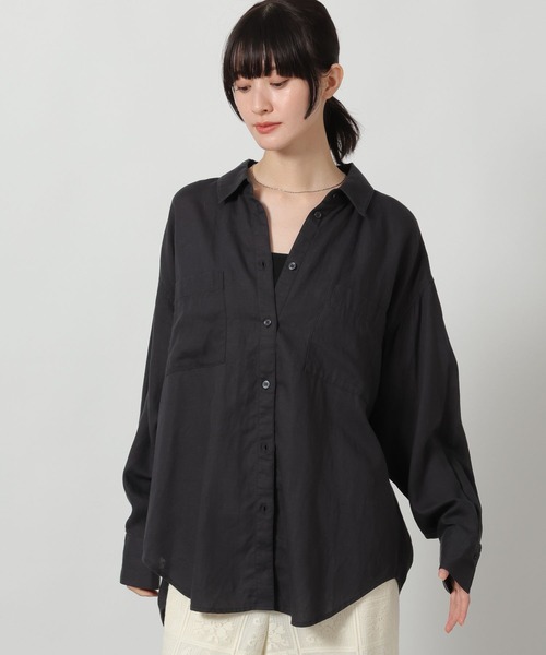 LAKOLE(ラコレ)の「リネンブレンドBIGシャツ / 642805(シャツ/ブラウス・レディース・レッド/チャコール/ブルー/オフホワイト/ライトベージュ・FREE)」の3枚目の写真