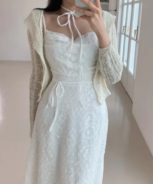 Aelina(エリナ)の「レースリボンキャミワンピース(ワンピース・レディース・ホワイト/ベージュ・FREE)」の6枚目の写真