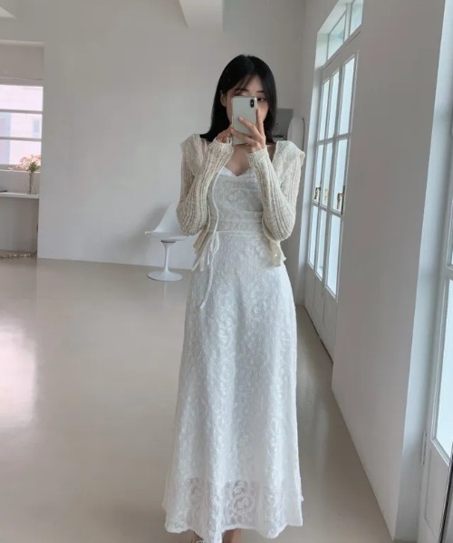 Aelina(エリナ)の「レースリボンキャミワンピース(ワンピース・レディース・ホワイト/ベージュ・FREE)」の7枚目の写真