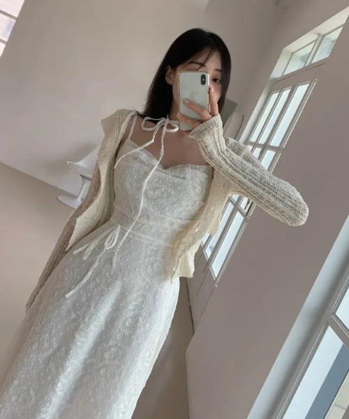 Aelina(エリナ)の「レースリボンキャミワンピース(ワンピース・レディース・ホワイト/ベージュ・FREE)」の8枚目の写真