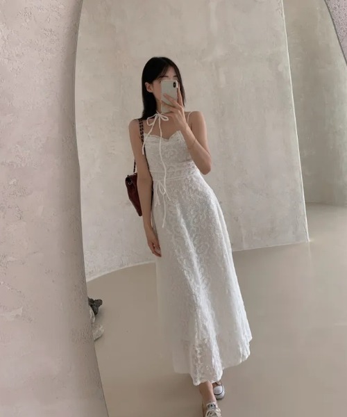 Aelina(エリナ)の「レースリボンキャミワンピース(ワンピース・レディース・ホワイト/ベージュ・FREE)」の10枚目の写真