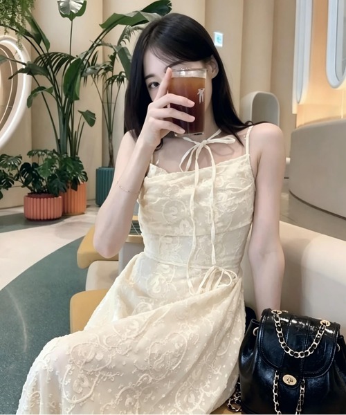 Aelina(エリナ)の「レースリボンキャミワンピース(ワンピース・レディース・ホワイト/ベージュ・FREE)」の22枚目の写真