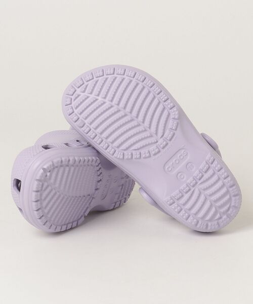 crocs(クロックス)の「CROCS クロックス KIDS CLASSIC CLOG キッズ クラシック クロッグ 206991 530(サンダル・キッズ・ラベンダー・18.5cm/19.0cm/21.0cm/18.0cm)」の9枚目の写真