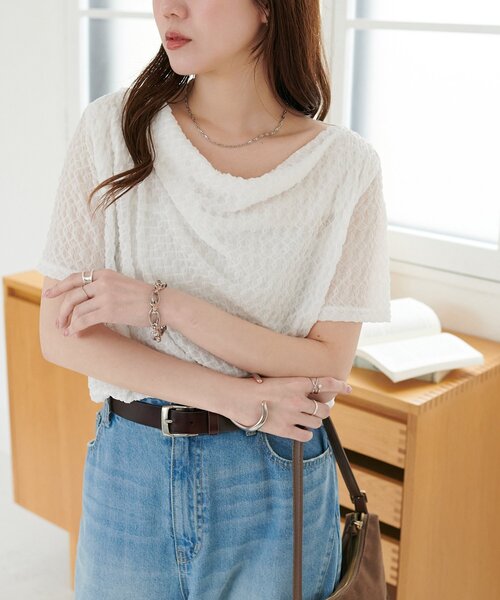 DISCOAT(ディスコート)の「【WEB限定】ジャガードドレープ半袖プルオーバー(Tシャツ/カットソー・レディース・オフホワイト/アイボリー/ブラック/イエロー/ピンク・FREE)」の9枚目の写真