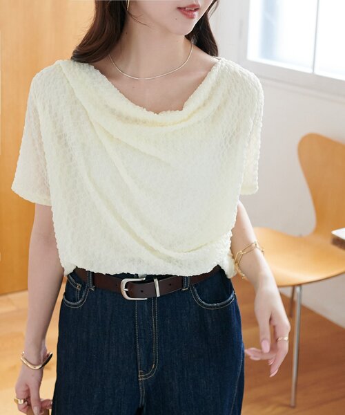 DISCOAT(ディスコート)の「【WEB限定】ジャガードドレープ半袖プルオーバー(Tシャツ/カットソー・レディース・オフホワイト/アイボリー/ブラック/イエロー/ピンク・FREE)」の16枚目の写真