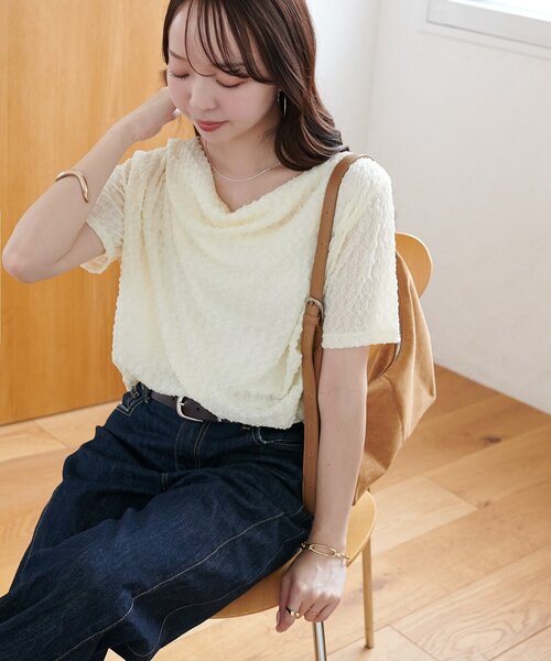 DISCOAT(ディスコート)の「【WEB限定】ジャガードドレープ半袖プルオーバー(Tシャツ/カットソー・レディース・オフホワイト/アイボリー/ブラック/イエロー/ピンク・FREE)」の18枚目の写真
