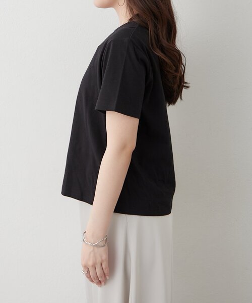 Remind me and forever(リマインドミーアンドフォーエバー)の「【メタルプレートで高見え】ロゴTシャツ(Tシャツ/カットソー・レディース・ブラック/オフホワイト・FREE)」の5枚目の写真