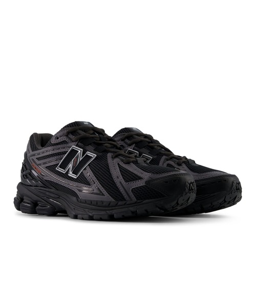 NEW BALANCE(ニューバランス)の「1906R(スニーカー・メンズ・シルバー系その他/ブラック・30.0cm/29.0cm/28.5cm/28.0cm/27.5cm/27.0cm/26.5cm/26.0cm/25.5cm/25.0cm/24.5cm/24.0cm/23.5cm/23.0cm/22.5cm/22.0cm)」の3枚目の写真