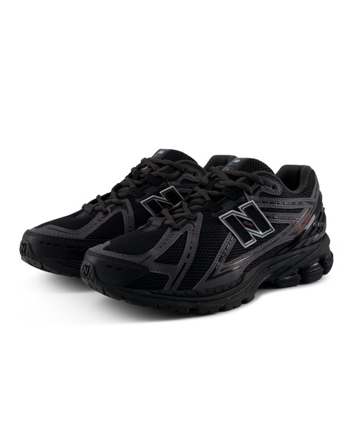 NEW BALANCE(ニューバランス)の「1906R(スニーカー・メンズ・シルバー系その他/ブラック・30.0cm/29.0cm/28.5cm/28.0cm/27.5cm/27.0cm/26.5cm/26.0cm/25.5cm/25.0cm/24.5cm/24.0cm/23.5cm/23.0cm/22.5cm/22.0cm)」の4枚目の写真