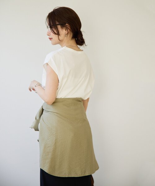DISCOAT(ディスコート)の「【Noka】UネックフレンチTシャツ(Tシャツ/カットソー・レディース・ブラック/アイボリー/オフホワイト・FREE)」の18枚目の写真