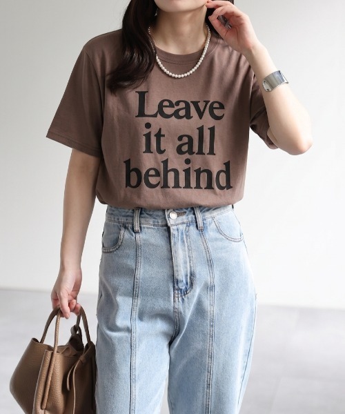 ap retro(アプレトロ)の「ニュアンスロゴフロッキープリントTシャツ / 大人カジュアル(Tシャツ/カットソー・レディース・ホワイト/アイボリー/ブラウン・FREE)」の3枚目の写真