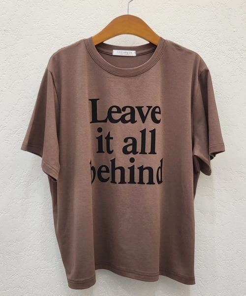 ap retro(アプレトロ)の「ニュアンスロゴフロッキープリントTシャツ / 大人カジュアル(Tシャツ/カットソー・レディース・ホワイト/アイボリー/ブラウン・FREE)」の22枚目の写真