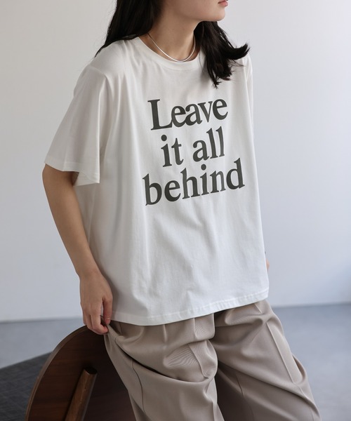 ap retro(アプレトロ)の「ニュアンスロゴフロッキープリントTシャツ / 大人カジュアル(Tシャツ/カットソー・レディース・ホワイト/アイボリー/ブラウン・FREE)」の5枚目の写真