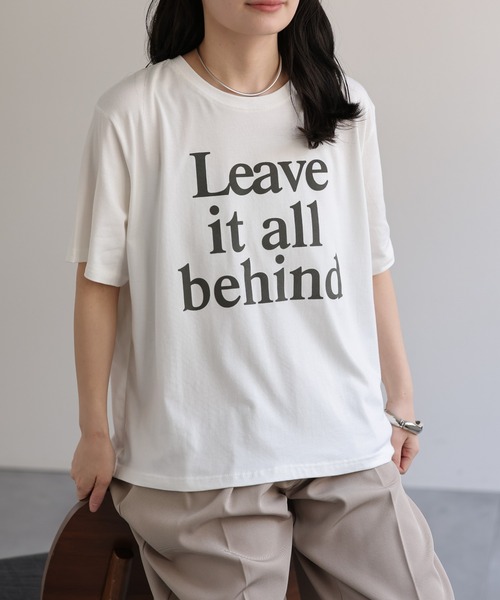 ap retro(アプレトロ)の「ニュアンスロゴフロッキープリントTシャツ / 大人カジュアル(Tシャツ/カットソー・レディース・ホワイト/アイボリー/ブラウン・FREE)」の7枚目の写真