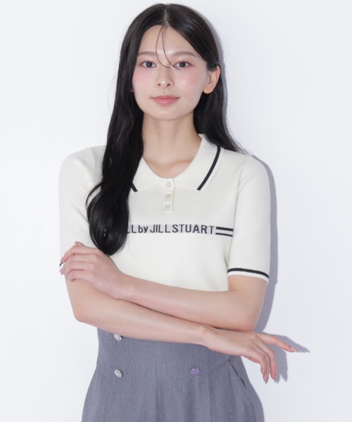 JILL by JILL STUART(ジルバイジルスチュアート)の「ラインロゴポロニット(ニット/セーター・レディース・ブルー/ネイビー/ホワイト・FREE)」の1枚目の写真