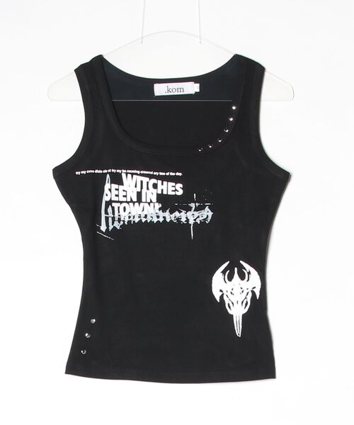 .KOM(ドットコム)の「A'GEM/9 × .kom 『.KOM/ドットケーオーエム』Witch Graphic Studs Tank Top / ウィッチグラフィック スタッズタンクトップ(タンクトップ・レディース・ホワイト/ブラック・M)」の3枚目の写真